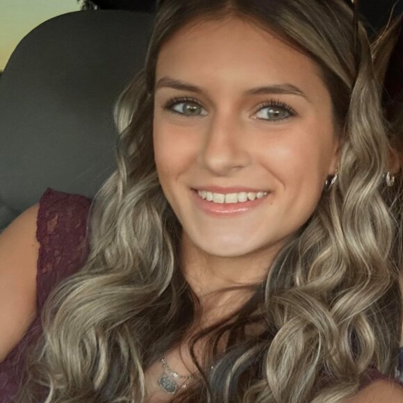 Meet your Posher, Madi - Picture 1 of 1